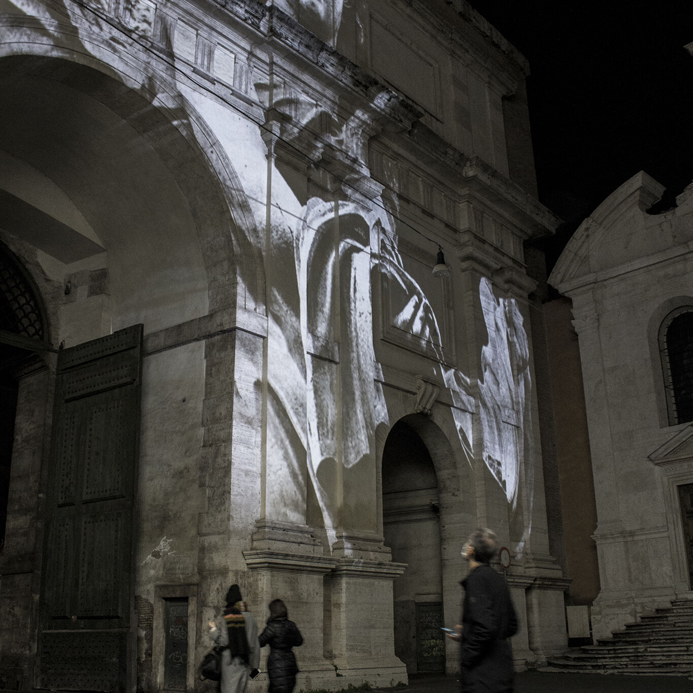 Custodes_video-installazione di Livia Cannella Custodes_video-installazione di Livia Cannella