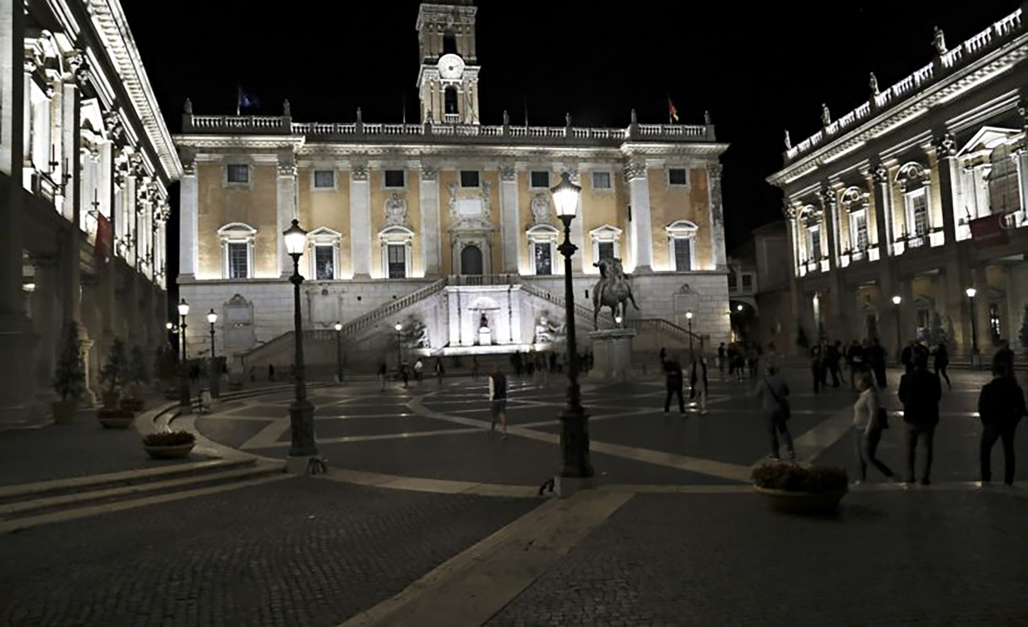 la nuova illuminazione dei palazzi di piazza del Campidoglio. la nuova illuminazione dei palazzi di piazza del Campidoglio.