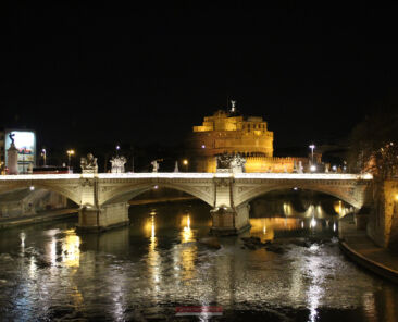 illuminazione monumentale: ponte Vittorio Emanuele II e Castel S.Angelo sullo sfondo