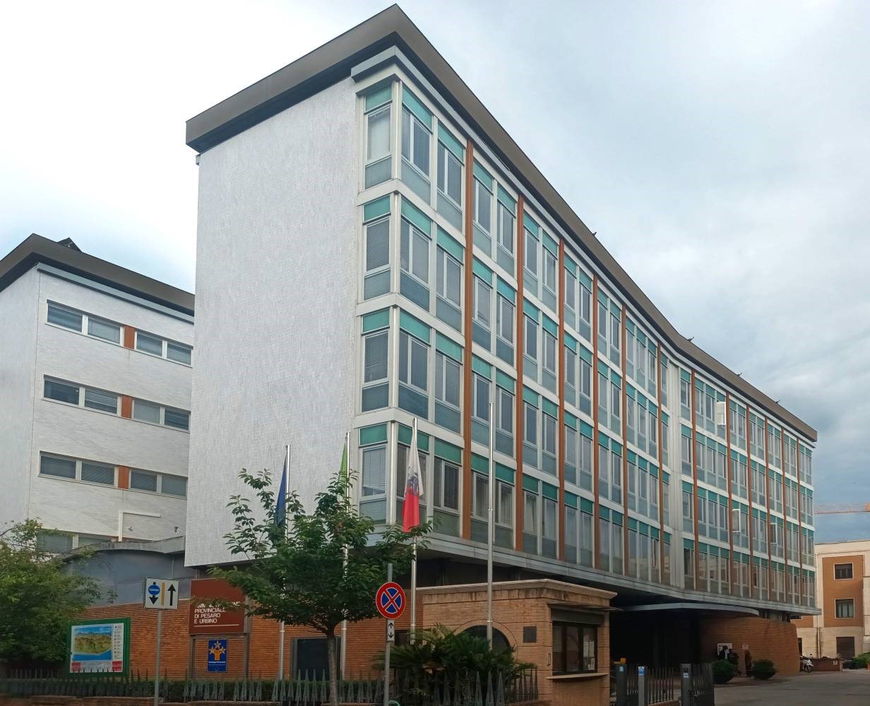 3.edificio provincia-pesaro